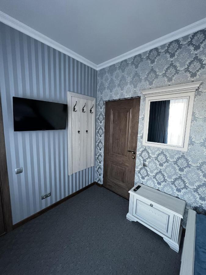 Hotel Zolotoy Fazan à Mykolaïv Extérieur photo