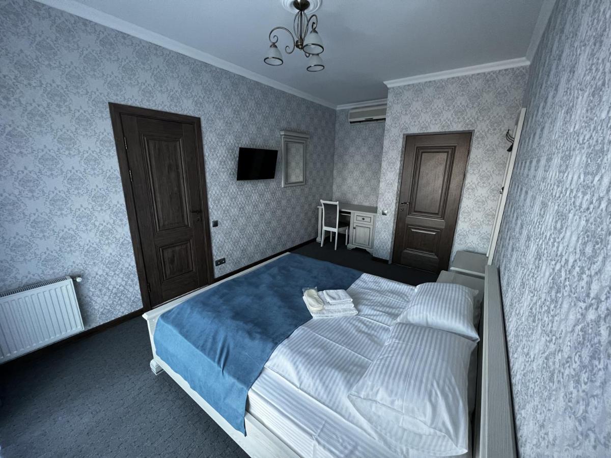 Hotel Zolotoy Fazan à Mykolaïv Extérieur photo