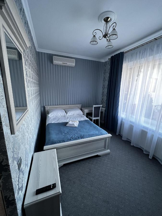 Hotel Zolotoy Fazan à Mykolaïv Extérieur photo