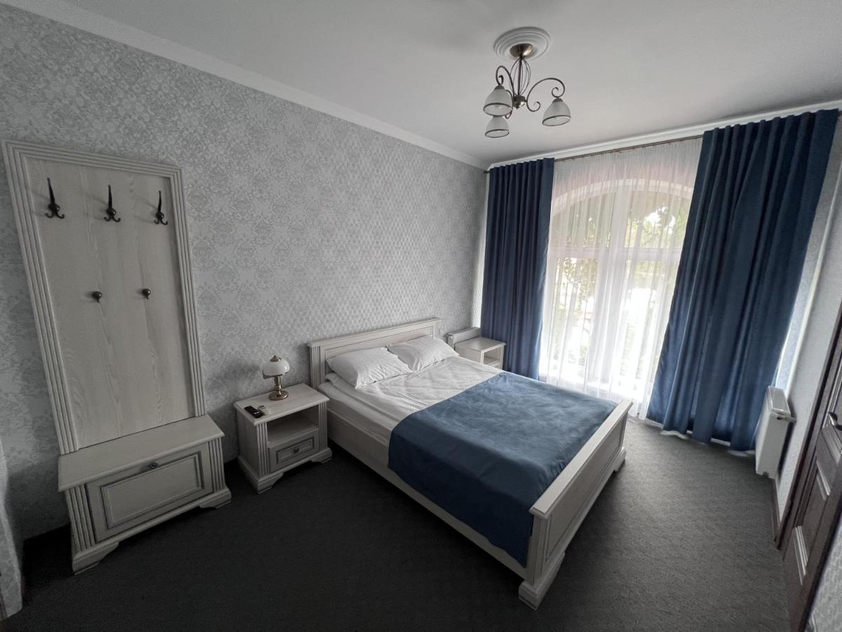 Hotel Zolotoy Fazan à Mykolaïv Extérieur photo