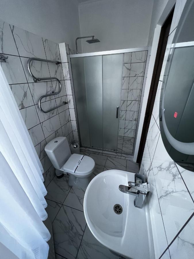 Hotel Zolotoy Fazan à Mykolaïv Extérieur photo