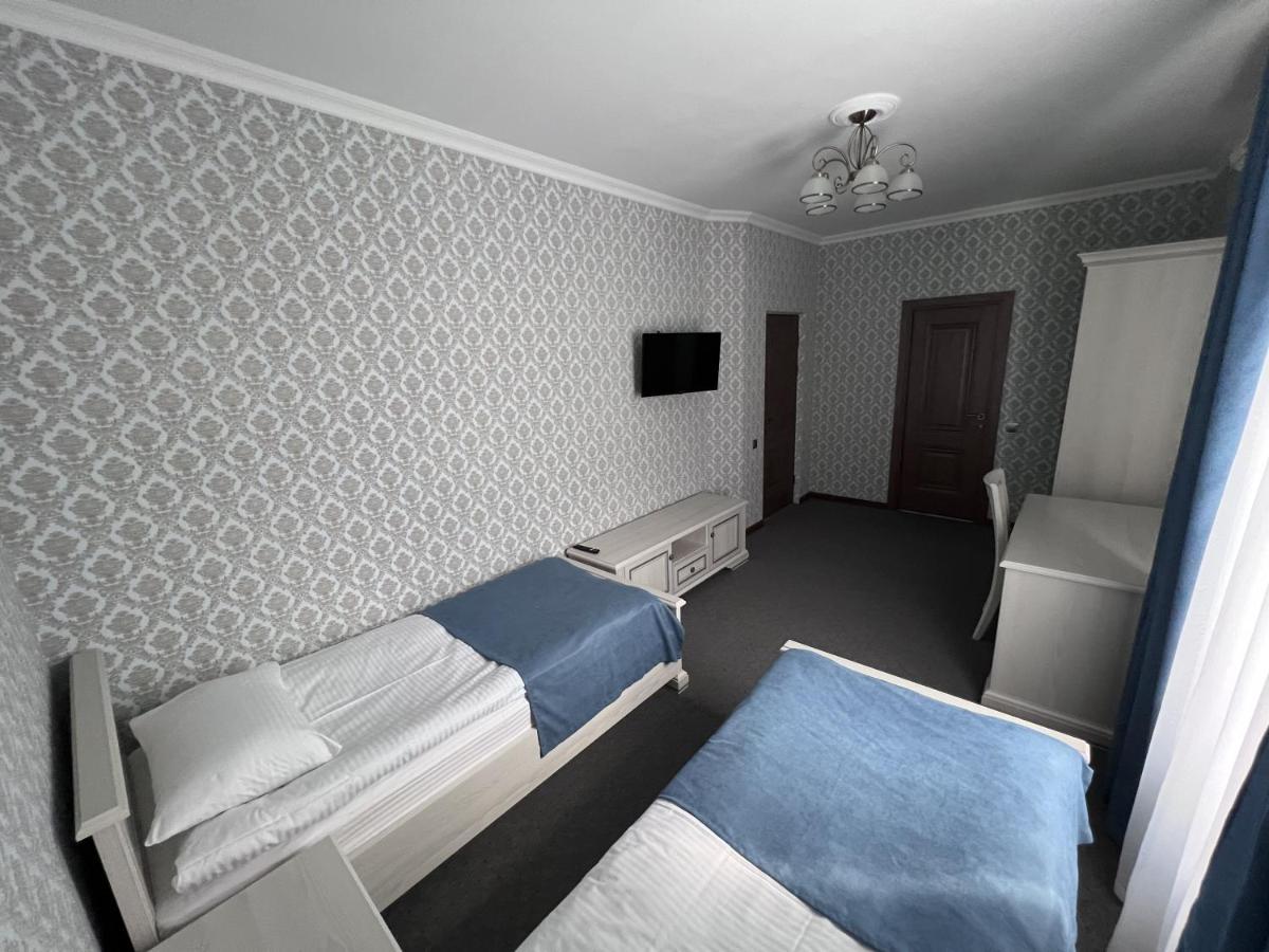 Hotel Zolotoy Fazan à Mykolaïv Extérieur photo