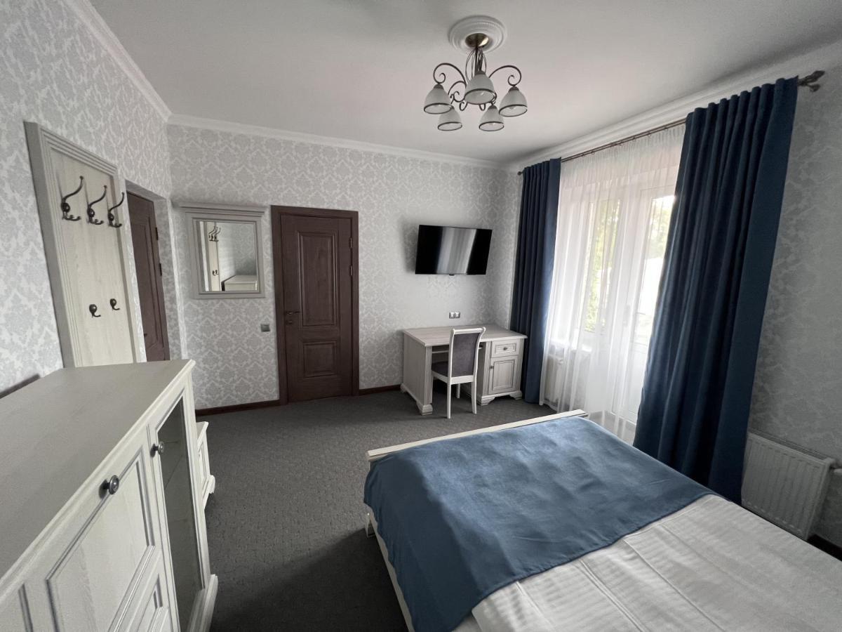 Hotel Zolotoy Fazan à Mykolaïv Extérieur photo